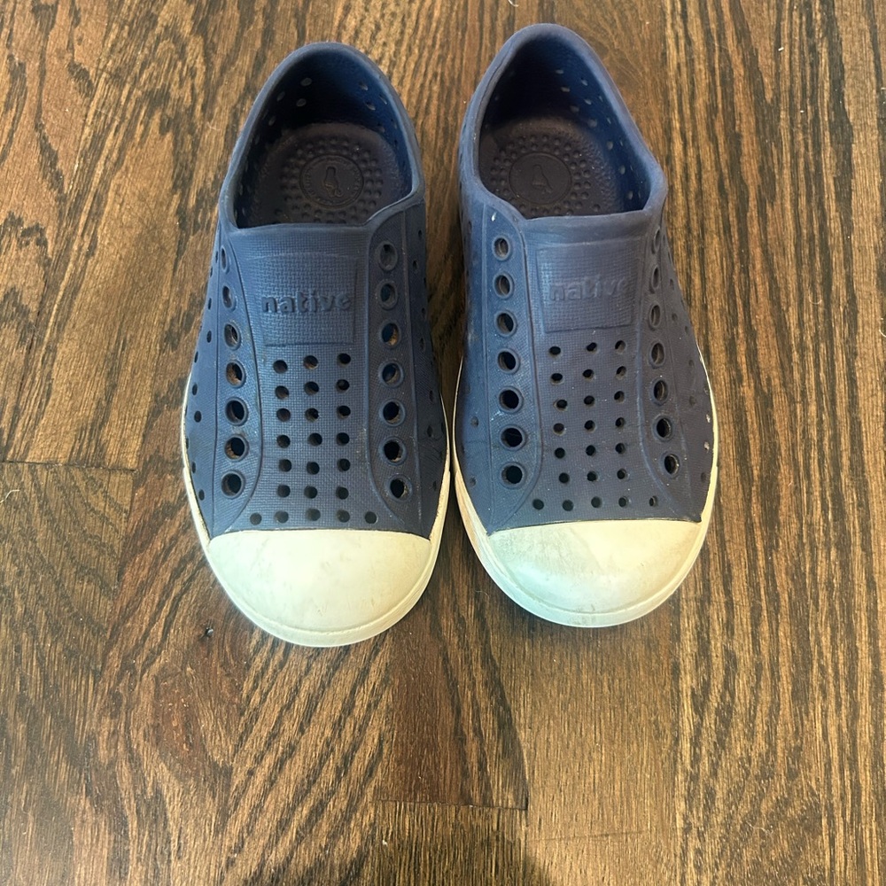 So cute! Native Blue and White Shoe. Size C8